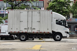 Camión de Carga Cerrado Eléctrico de 5 Toneladas de la Marca China de Nueva Energía Geely, con Puertas Laterales y Traseras - Product Image 4