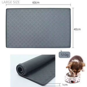 Grote driehoekige plastic voedermat voor huisdieren, antislip en waterdicht, draagbaar en opvouwbaar, geschikt voor binnen en buiten. - Product Image 5