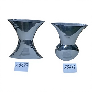 Vases à fleurs de table en laiton et fonte, design moderne, lot de 2 pièces, formes différentes, centre de table de mariage, écologiques, résistants à la rouille - Product Image 1