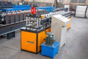 Macchina per la formatura del rotolo del profilo della porta ad alta velocità di produzione - Product Image 6