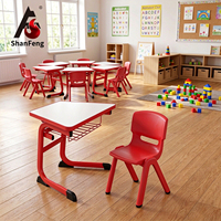 Ensemble de table et chaise trapézoïdale modulaire pour enfants, idéal pour la maternelle et les salles de classe aux Philippines
