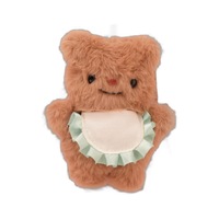 Pendentif en peluche ours mignon et couineur de qualité supérieure avec bavoir, porte-clés ours doux et moelleux pour ornement de sac à main, cadeau surprise pour enfants