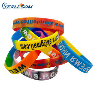 Llavero de Silicona con Logotipo Personalizado, Diseño Folclórico, Impermeable, en Relieve, Pulsera de Silicona Multifuncional Promocional de 1/2'' - Product Image 1