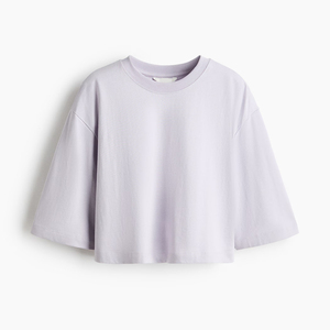 T-shirt court pour femme, idéal pour un usage quotidien dynamique, conçu pour une liberté de mouvement facile, avec un look équilibré et une mode inspirée des tendances. - Product Image 1