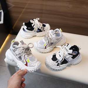 รองเท้ากีฬาของเด็กกันลื่นด้านล่างเป็นตาข่ายสำหรับเด็กผู้ชายเด็กผู้หญิงการออกแบบแบบลำลองน้ำหนักเบามีกรอบระบายอากาศเดียวสำหรับฤดูร้อน2025 - Product Image 1