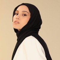 Nouvelles Écharpes Longues Premium 2025 pour Femmes, Châles Noirs Unis Style Ethnique, Hijabs Bandeaux Foulards en Modal Non-Tissé 180cm Quatre Couleurs
