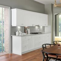 Meuble sous évier de cuisine Shaker moderne et traditionnel avec panneau en mélamine, finition couleur unie sur mesure, armoire Shaker en bois