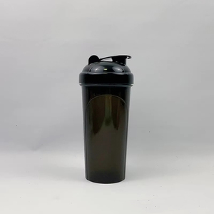 700ml両面プリントサッカーカップシェーカーフィルターティーセパレータープラスチックスポーツフィットネスウォーターカップメーカー再利用可能 - Product Image 2