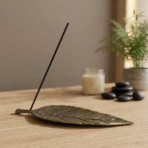 Porta Incienso de Latón Antiguo, Soporte para Agarbatti, Artesanía India, Decoración de Lujo Hecha a Mano para el Hogar, para Varillas de Palo Santo - Product Image 4