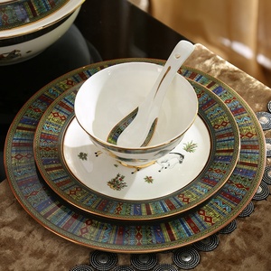 Exquisito Juego de Vajilla de Porcelana de 58 Piezas con Diseño de Cuatro Caballos de Guerra, Lujoso, Estilo Europeo, de Alta Calidad, Accesorios de Cocina - Product Image 5