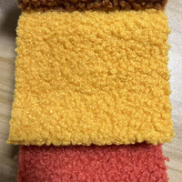 Vente directe d'usine % Tissu en fourrure de peluche tricotée en fibre de polyester pour textiles de maison, vêtements et jouets