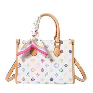 New Trending Luxury Designer PVC Floral Pattern Women's Tote Bag With Polyester Zipper Closure & Large Capacity Tanjing - Product Image 6