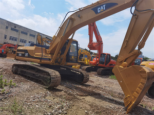 Excavatrice sur chenilles CAT 325BL d'occasion en excellent état, 25 tonnes, Caterpillar, durable, performances robustes - Product Image 6