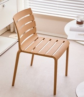 Chaises en plastique incassables pour cafés Chaise à café empilable Chaises d'extérieur de restaurant de haute qualité Plastique pp robuste