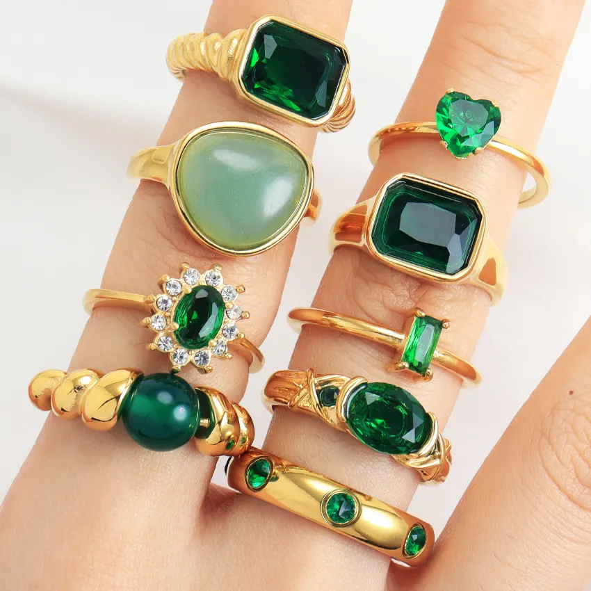 Vintage Fashion Jewelry Sets Emerald Ring Stainless Steel Gold Multi Style Diamond CZ Emerald Moissanite Green Ring Valentine