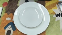 Vente en gros de sets de vaisselle de différentes tailles pour mariage, ensemble de vaisselle en céramique blanche de luxe personnalisée en gros