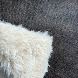 Tissu en fausse fourrure double face de qualité supérieure, doux et suédé, pour vestes et manteaux d'hiver - Product Image 2