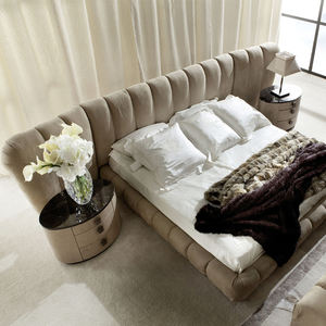 Cama tamaño king italiana de lujo, muebles de dormitorio minimalistas modernos con cabecero tapizado súper ancho - Product Image 4
