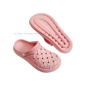 Fashion Woven Clogs Women Summer Ins Wear Non-slip Beach Couple Dormitory Net Red <b>Slippers</b> Female - Product Image 5