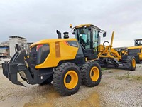 Niveleuse routière CLG4215D avec lame de 4,27 m, transmission Powershift 6F/3R pour l'entretien des autoroutes