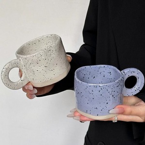 Tasse à effet d'encre éclaboussée, style coréen, idéale pour Instagram, tasse en céramique irrégulière de grande valeur pour le thé, l'eau et le café. - Product Image 1