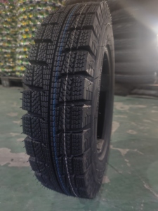 Venta Directa de Fábrica, Neumáticos para Motocicletas Nuevos de Alta Calidad, 3.50-10, 4.00-10, 4.50-10 - Product Image 3