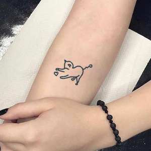 Tatuaggio temporaneo a forma di cuore con gatto carino, tatuaggio semipermanente impermeabile e resistente al sudore, dura 2 settimane, per braccio e gamba - Product Image 3