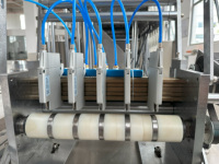 Machine à emballer entièrement automatique à 6 voies pour tampons d'alcool à écouvillon unique machine à tampons de préparation d'alcool machine à fabriquer des tampons de gaze