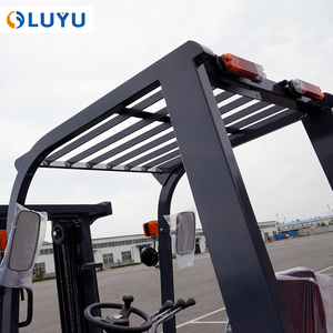 Her Türlü Araziye Uygun 3.5 Ton 4 Çeker Dizel Forklift Düzensiz Yüzeyler İçin Büyük Pnömatik Lastikler Yan Kaydırıcı Hidrolik Otomatik - Product Image 5