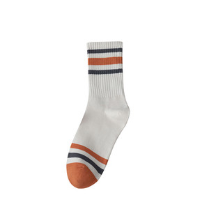 S042906JY Chaussettes de sport tendance en coton printemps-été à rayures contrastées, chaussettes en coton peigné pour hommes - Product Image 4