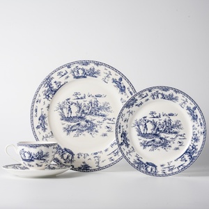 تصميم احترافي أبيض مطبوع طقم منزلي للشراء - Product Image 1