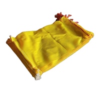 Disponible en plusieurs couleurs, avec des options pour les sacs en filet pour oignons, pommes de terre, bois, fruits et légumes
