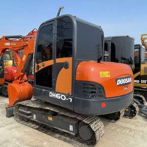 รถขุดตีนตะขาบ Doosan DH60 มือสอง ใช้เครื่องยนต์ Isuzu ชั่วโมงการใช้งานต่ำ นำเข้าจากต่างประเทศ พร้อมเกียร์ปั๊มแบริ่งแท้ ระบบไฮดรอลิกเสถียร สำหรับงานดิน/งานบด - Product Image 2