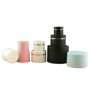 Matte Round Plastic Cosmetic Jars <b>Black</b> Pink <b>White</b> <b>Mint</b> Green Screw Cap Gold Stripe Cylinder Shape PP Material - Product Image 1