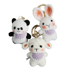 Llavero de animales amigurumi hechos a mano al por mayor, conejo, panda, oveja, de lana suave, tejido, portátil, de dibujos animados, con forma de corazón - Product Image 1