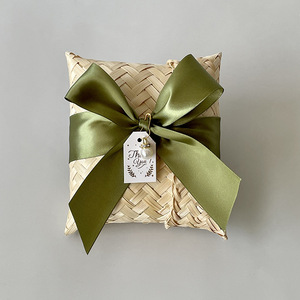 <span class=keywords><strong>Sac</strong></span> à <span class=keywords><strong>main</strong></span> unique en bambou tissé à la <span class=keywords><strong>main</strong></span> pour mariage, cadeau pour la mariée, la demoiselle d'honneur ou les invités, avec décoration en nœud. - Product Image 1