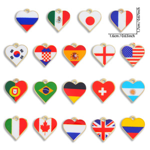 Pendentif en forme <span class=keywords><strong>de</strong></span> cœur avec drapeaux des États-Unis, du Canada, du Mexique, <span class=keywords><strong>de</strong></span> la France, <span class=keywords><strong>de</strong></span> l'Allemagne, du Brésil, <span class=keywords><strong>de</strong></span> l'Espagne, du Royaume-Uni pour la création <span class=keywords><strong>de</strong></span> bijoux DIY - Product Image 2