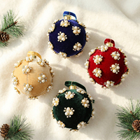 Boule de Noël en mousse avec décorations florales uniques, enveloppée de tissu rouge, vert et bleu, décoration de boule de Noël de luxe
