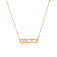 Collier pendentif ovale élégant en acier inoxydable plaqué or 18 carats avec zircon et détails sculptés, design classique et délicat J&D Original Design