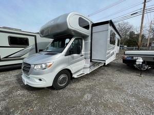 Autocaravana de Lujo Blanca USADA BARATA, Nueva 2023, Forest River Sunseeker, para 4-6 Personas, Emisión Euro 5, Carga Útil de 11000 kg - Product Image 5