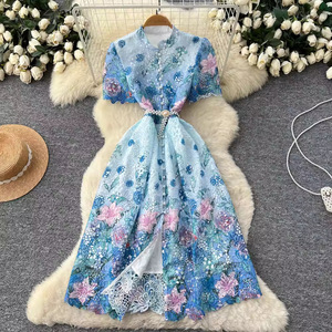 Vestido largo retro francés de encaje estampado para mujer, con cintura alta, corte ajustado y línea A, elegante y con estilo. - Product Image 6