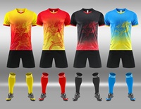 Jersey Sepak Bola Cetak Digital Modern Produksi Massal dengan Pakaian Sepak Bola Berkerah V Berkualitas Tinggi, Lengan Pendek, dan Bernapas.