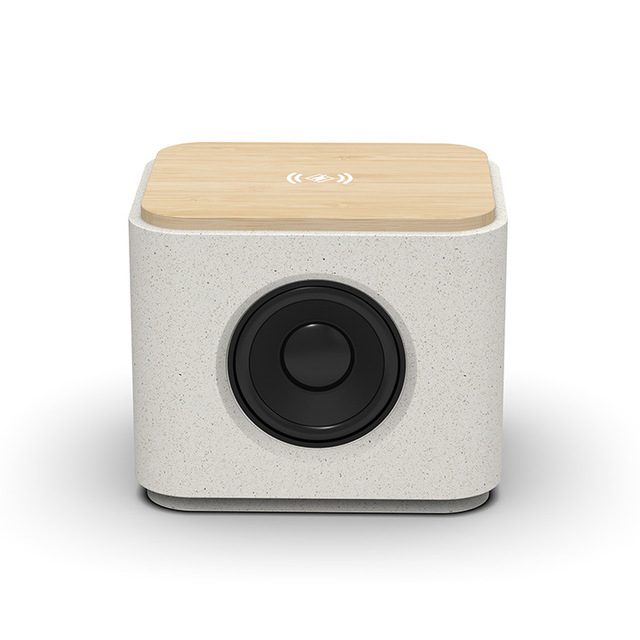 Natural Bamboo ABS Wireless Charger and Speaker 2-in-1 QC2.0 Type-C Port 15W Output Power CE Certified