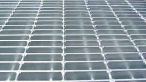 Grille en acier à trous rectangulaires, facile à nettoyer, galvanisée, pour l'ingénierie municipale - Product Image 6