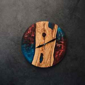 Reloj de Pared Moderno de Resina y Madera, Hecho a Mano, Duradero, Elegante, Estilizado y Funcional, Perfecto para la Sala de Estar - Product Image 3