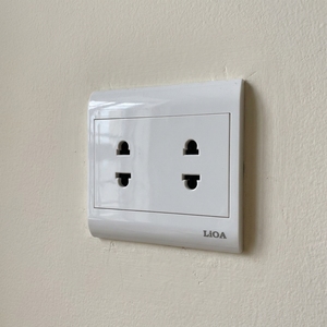 Prise murale double à 2 broches 10A 250V LiOA, raccordement électrique durable, prise de courant à montage en surface pour construction intérieure - Product Image 2