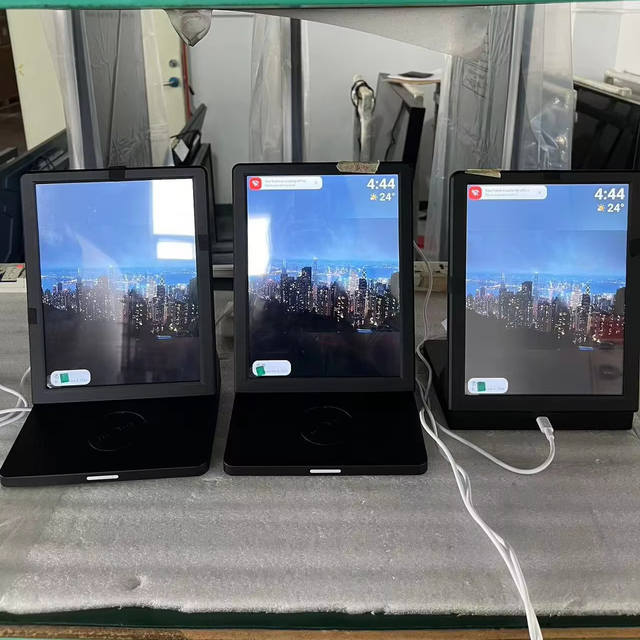 Desktop 9.7 Inch LCD Advertising Player 4:3 Android WiFi Digital Signage Touch Screen Panel with Wireless Charger
