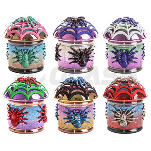 สินค้าจากคลังสินค้าสหรัฐฯ ผลิตภัณฑ์ XY GLASS ขายส่ง เครื่องบดสมุนไพรแบบโลหะผสมสังกะสีพลาสติก รูปแมงมุมเล็ก จัดส่งเร็ว 3-5 วัน - Product Image 4