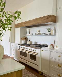 Vermonhouzz - Cuisine américaine sur mesure <span class=keywords><strong>de</strong></span> style farmhouse avec tabourets <span class=keywords><strong>de</strong></span> <span class=keywords><strong>bar</strong></span> en <span class=keywords><strong>rotin</strong></span> et robinet en laiton pour hôtel et milieu haut <span class=keywords><strong>de</strong></span> gamme - Product Image 3