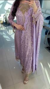 Lancement d'une nouvelle tenue de soirée de créateur Look Heavy Faux Georgette Top Bottom et Dupatta Set Beautiful Sequence Work Dess Suits - Product Image 2